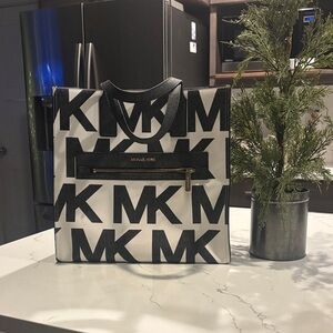 Michael Kors Monochrome Logo Tote